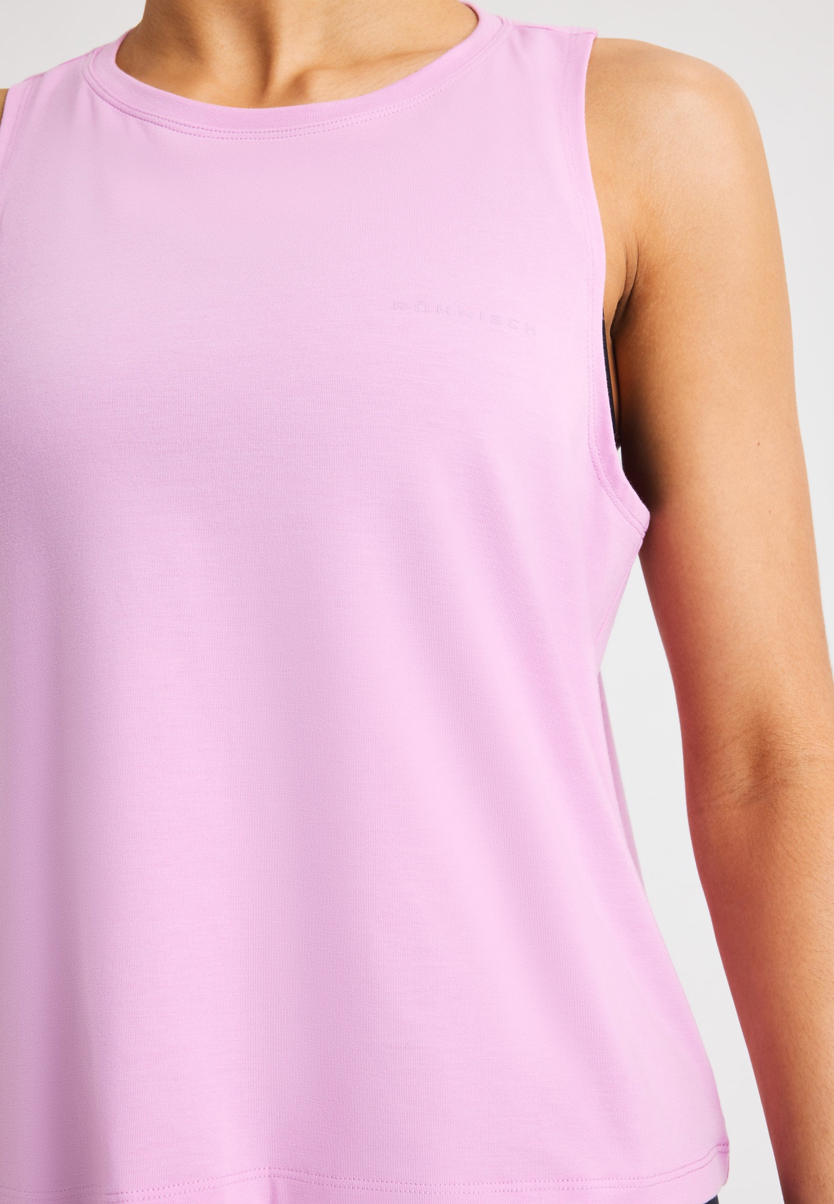 Clara Cropped Tank – Cropped workout tank in recycled material
