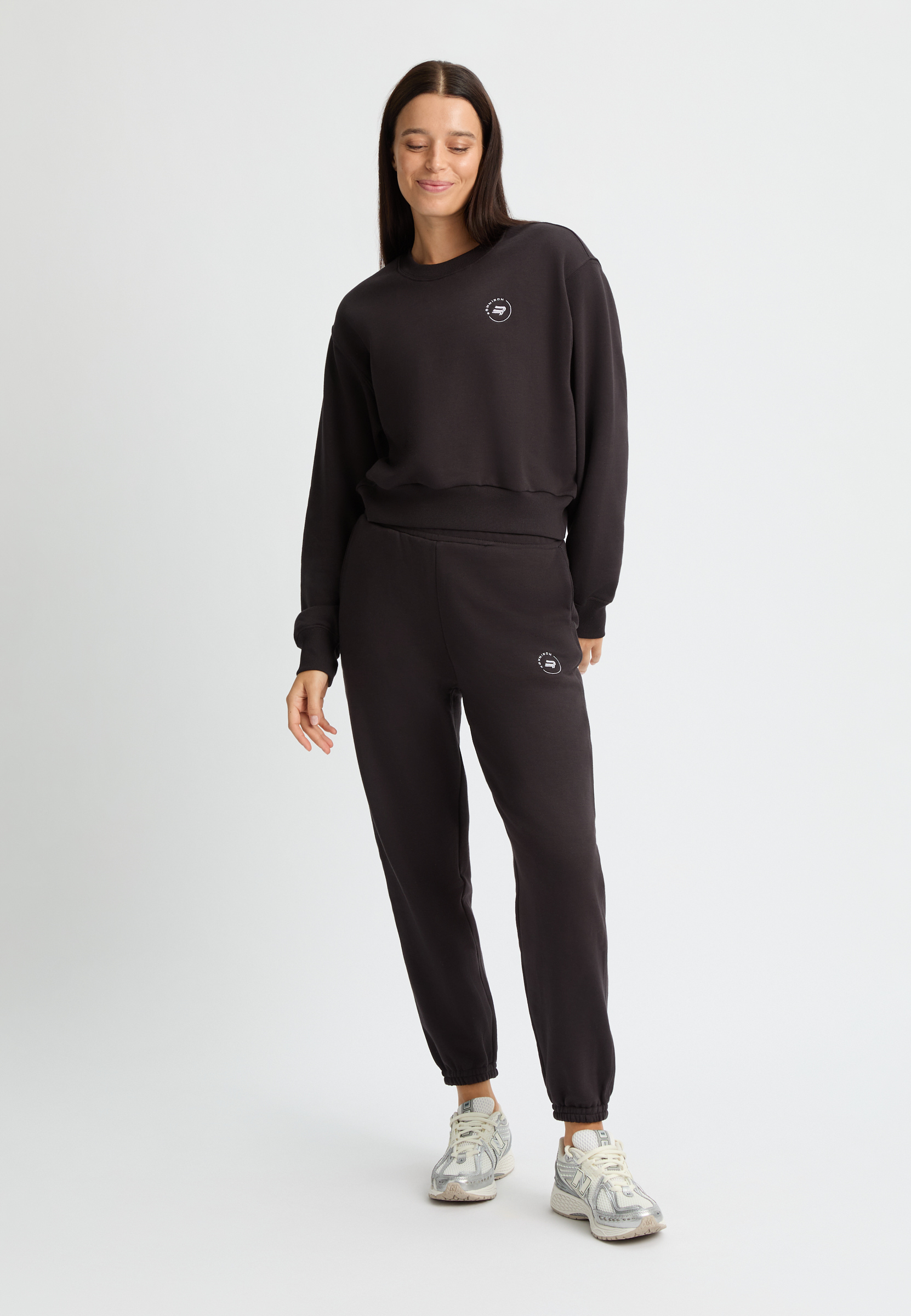 【Raucohouse】David Incision loose jogger sweatpants 729_95e127f1a4-112278-s289-02-